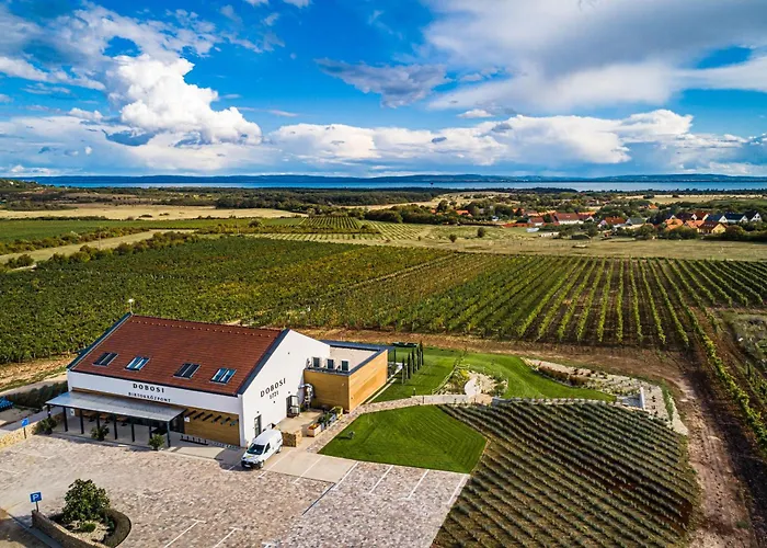 Dobosi Birtokközpont 4*